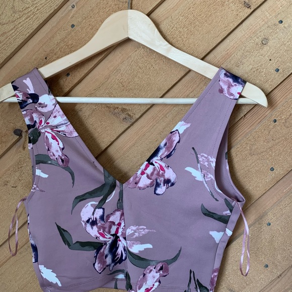 Dynamite floral crop top size medium NWT - Picture 2 of 4